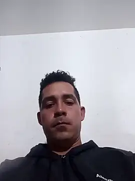 Snapshot of Gabriel_leon33 chatting on 06-14-26, 05:53 Gabriel leon33 online show from 06-14-26, 05:53