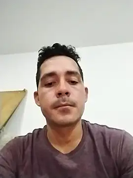 Snapshot of Gabriel_leon33 chatting on 06-16-26, 02:36 Gabriel leon33 online show from 06-16-26, 02:36