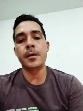 Snapshot of Gabriel_leon33 chatting on 06-23-26, 08:12 Gabriel leon33 online show from 06-23-26, 08:12