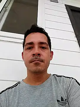 Snapshot of Gabriel_leon33 chatting on 06-30-26, 06:20 Gabriel leon33 online show from 06-30-26, 06:20