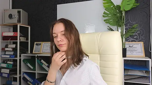 emma chaser online show from 06-10-26, 04:34