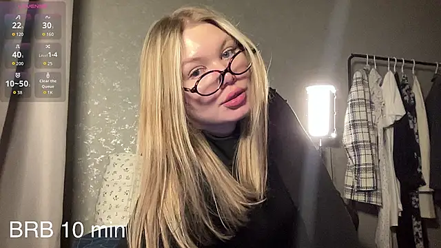 Snapshot of cutiejuliee chatting on 05-07-26, 02:22 cutiejuliee online show from 05-07-26, 02:22