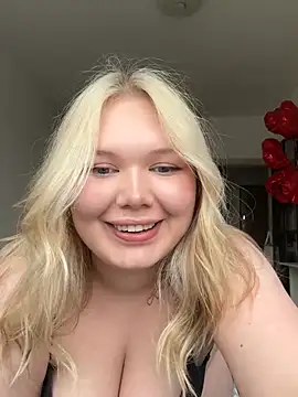 Snapshot of cutiejuliee chatting on 05-15-26, 02:46 cutiejuliee online show from 05-15-26, 02:46