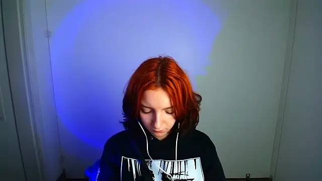 Butterfly Milly online show from 05-14-26, 01:18