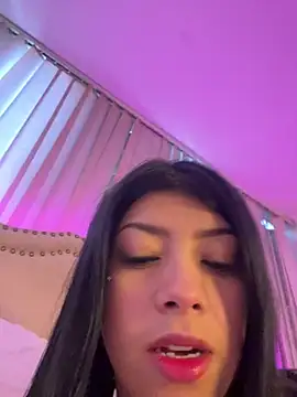 Snapshot of emilydolly_ chatting on 03-31-26, 12:05 emilydolly online show from 03-31-26, 12:05