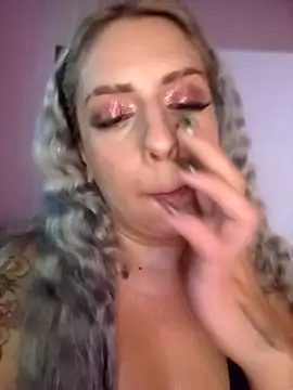 Snapshot of Yiyi_666 chatting on 03-31-26, 05:35 Yiyi 666 online show from 03-31-26, 05:35