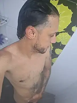 Snapshot of alejoexclusivo9712 chatting on 03-25-26, 06:47 alejoexclusivo9712 online show from 03-25-26, 06:47