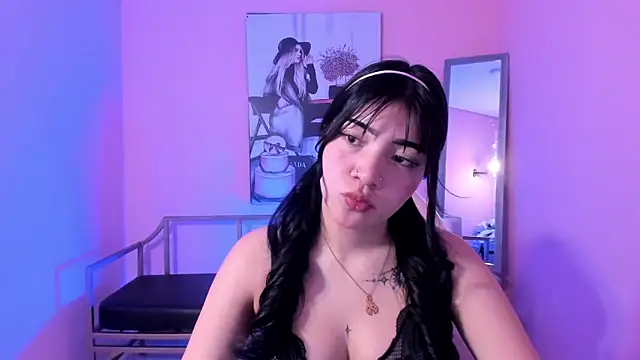 Snapshot of Soffi_x_x_ chatting on 05-06-26, 06:46 Soffi x x online show from 05-06-26, 06:46
