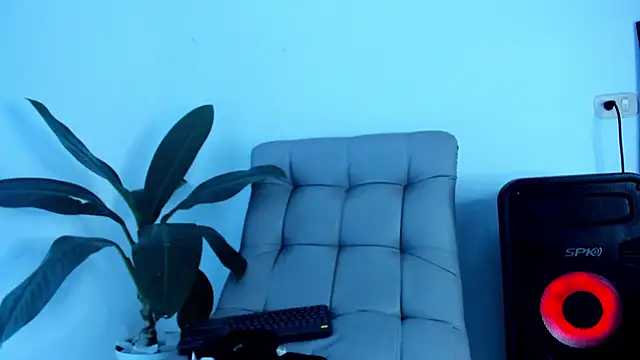 DakotaStills  online show from 03-30-26, 02:18