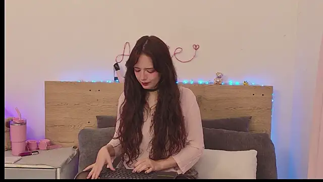 Sweet Alice S online show from 05-07-26, 09:03