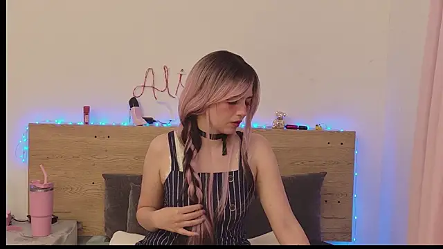 Sweet Alice S online show from 05-09-26, 09:14