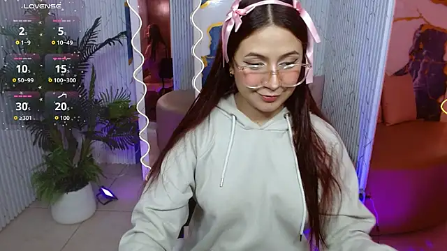 Snapshot of Tiiana_tay chatting on 04-30-26, 03:46 Tiiana tay online show from 04-30-26, 03:46