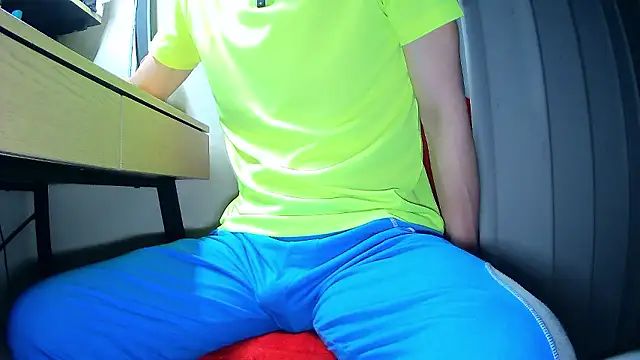 Snapshot of t-ky-taro chatting on 04-09-26, 12:10 t-ky-taro online show from 04-09-26, 12:10