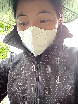 Leonasexyxyz online show from 03-26-26, 01:22