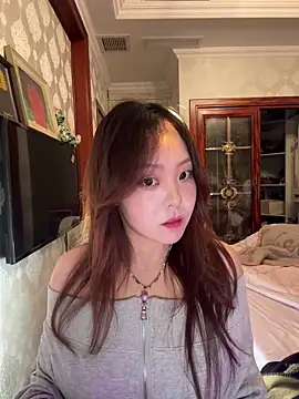 thelittlexx online show from 04-07-26, 12:05