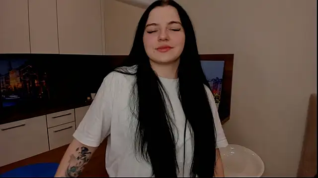 Snapshot of HloyaLarguza chatting on 03-26-26, 01:44 HloyaLarguza online show from 03-26-26, 01:44