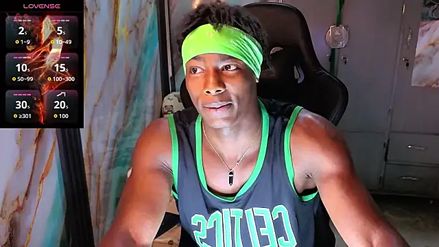 Snapshot of maxmuscle10 chatting on 03-25-26, 02:34 maxmuscle10 online show from 03-25-26, 02:34