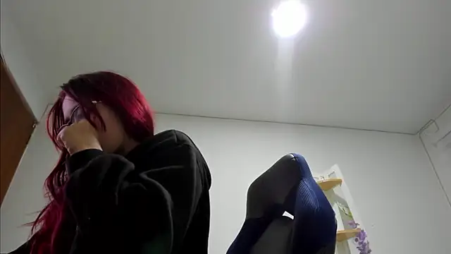 Snapshot of Sara_Red_X chatting on 03-30-26, 07:31 Sara Red X online show from 03-30-26, 07:31