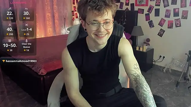 Thomas Norton online show from 03-25-26, 03:40