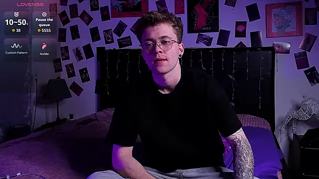 Snapshot of Thomas_Norton chatting on 06-20-26, 10:23 Thomas Norton online show from 06-20-26, 10:23