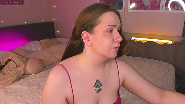 Snapshot of Lilit_Sinful chatting on 04-16-26, 11:33 Lilit Sinful online show from 04-16-26, 11:33