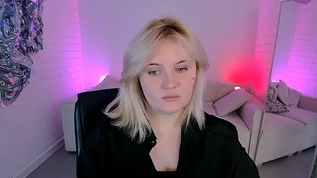 Snapshot of KathyBriggs chatting on 04-26-26, 05:05 KathyBriggs online show from 04-26-26, 05:05