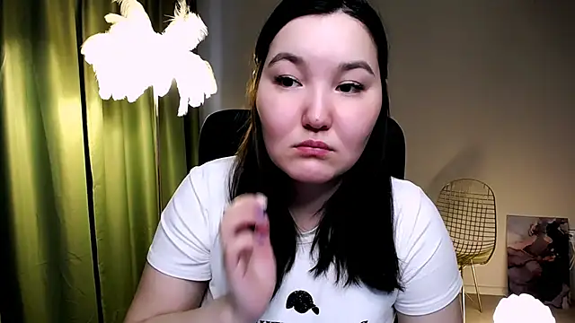 Snapshot of CamilaMartiez chatting on 04-30-26, 11:49 CamilaMartiez online show from 04-30-26, 11:49