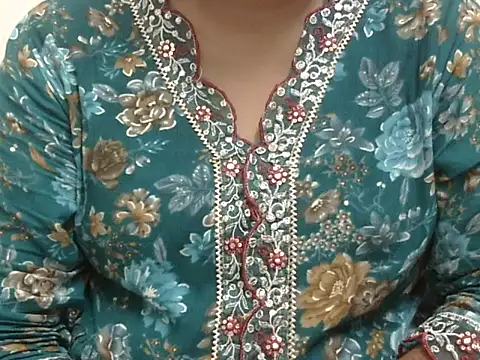 Snapshot of Sana_Khaan chatting on 03-26-26, 11:16 Sana Khaan online show from 03-26-26, 11:16