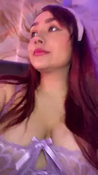 Snapshot of SweetLittleRed chatting on 06-06-26, 10:20 SweetLittleRed online show from 06-06-26, 10:20