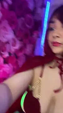Snapshot of SweetLittleRed chatting on 06-07-26, 05:11 SweetLittleRed online show from 06-07-26, 05:11