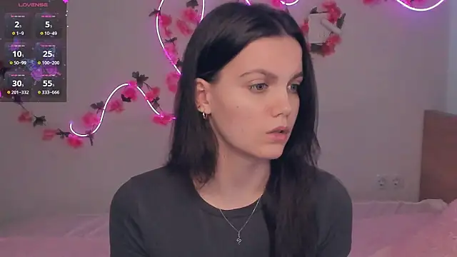 JuliannPaysour online show from 05-14-26, 07:37