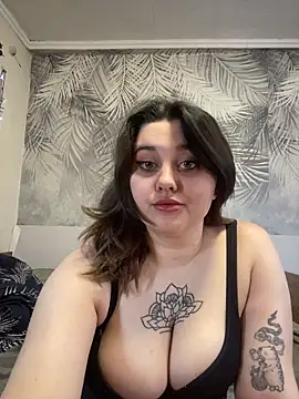 Snapshot of LinaSherman chatting on 04-03-26, 09:51 LinaSherman online show from 04-03-26, 09:51