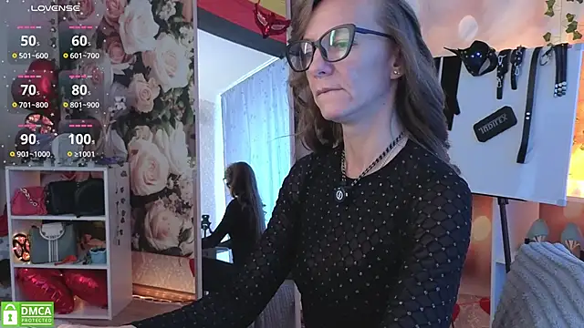 jesica mooonn online show from 06-15-26, 04:58