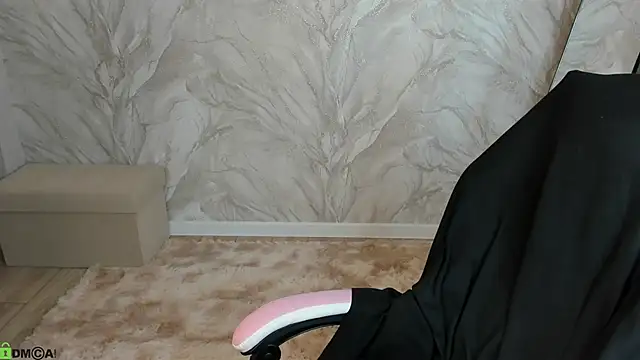 Snapshot of honey_cherrry chatting on 04-26-26, 01:47 honey cherrry online show from 04-26-26, 01:47