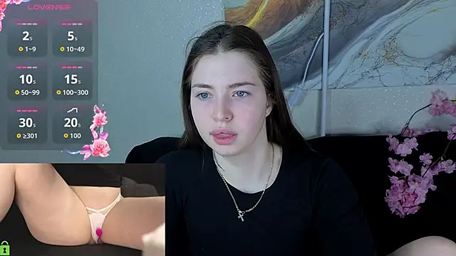 Snapshot of honey_cherrry chatting on 04-28-26, 01:48 honey cherrry online show from 04-28-26, 01:48