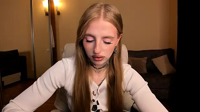 Snapshot of harley_kimm chatting on 05-11-26, 04:51 harley kimm online show from 05-11-26, 04:51