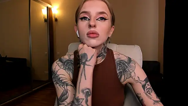 Snapshot of harley_kimm chatting on 05-20-26, 04:51 harley kimm online show from 05-20-26, 04:51