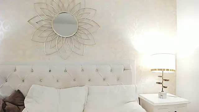 Julietta    online show from 04-29-26, 05:30