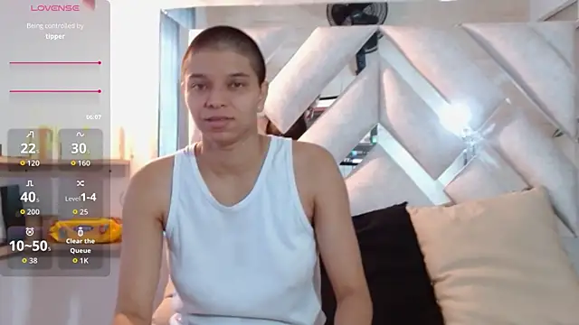 Natasha and zoe  online show from 06-10-26, 04:06