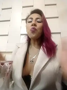 tatianabelli online show from 05-04-26, 06:04