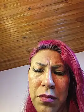 Snapshot of tatianabelli chatting on 06-17-26, 12:35 tatianabelli online show from 06-17-26, 12:35