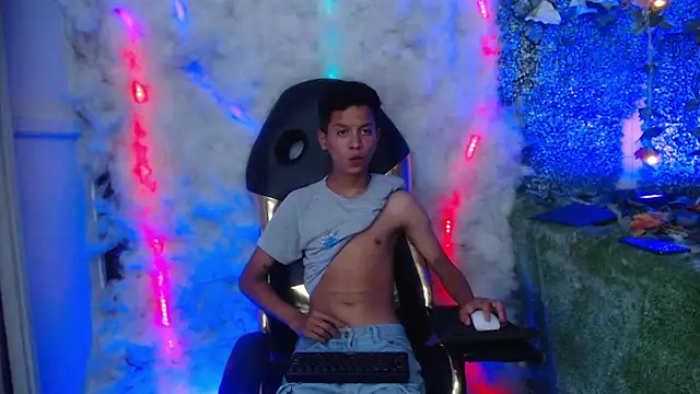 camilo hott3 online show from 03-26-26, 09:09