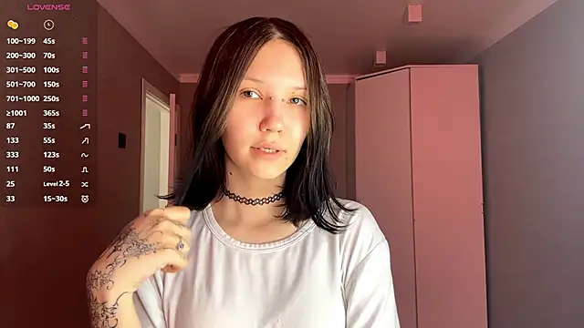 AmeliaMiotii online show from 04-26-26, 11:08