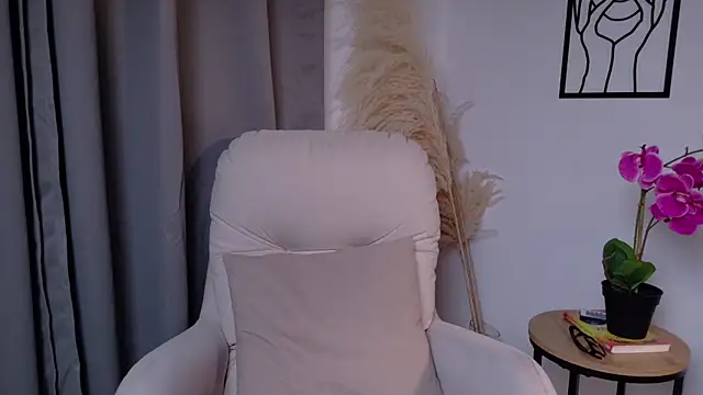 LiaFox  online show from 04-09-26, 03:06