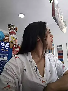 Snapshot of Violeta--7 chatting on 06-12-26, 01:43 Violeta--7 online show from 06-12-26, 01:43