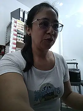 Snapshot of Violeta--7 chatting on 06-25-26, 01:48 Violeta--7 online show from 06-25-26, 01:48
