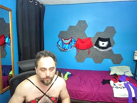 Snapshot of MachoPutito chatting on 07-11-26, 04:37 MachoPutito online show from 07-11-26, 04:37
