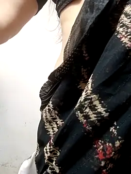 Snapshot of Sexyy_Bhabhi_143 chatting on 05-06-26, 03:46 Sexyy Bhabhi 143 online show from 05-06-26, 03:46