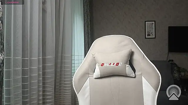 Snapshot of mason_silver chatting on 07-11-26, 08:39 mason silver online show from 07-11-26, 08:39