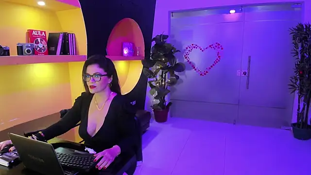 BiancaRoyalle online show from 04-24-26, 09:17